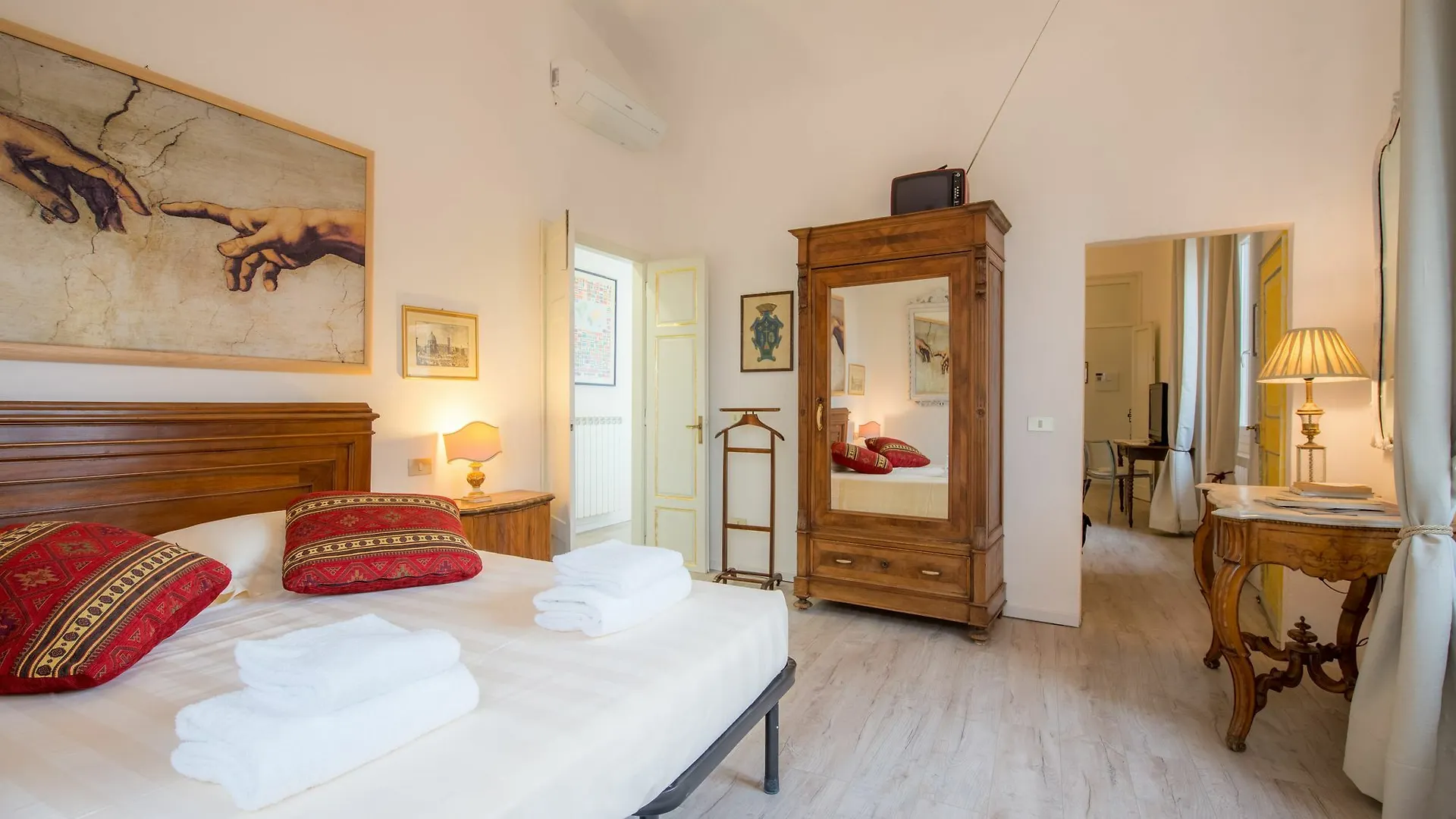 Santo Spirito View Apartment Florence
